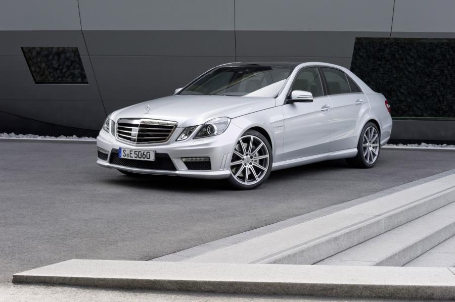  Mercedes-Benz E63 AMG 2011 года  (фото 1 из 12)